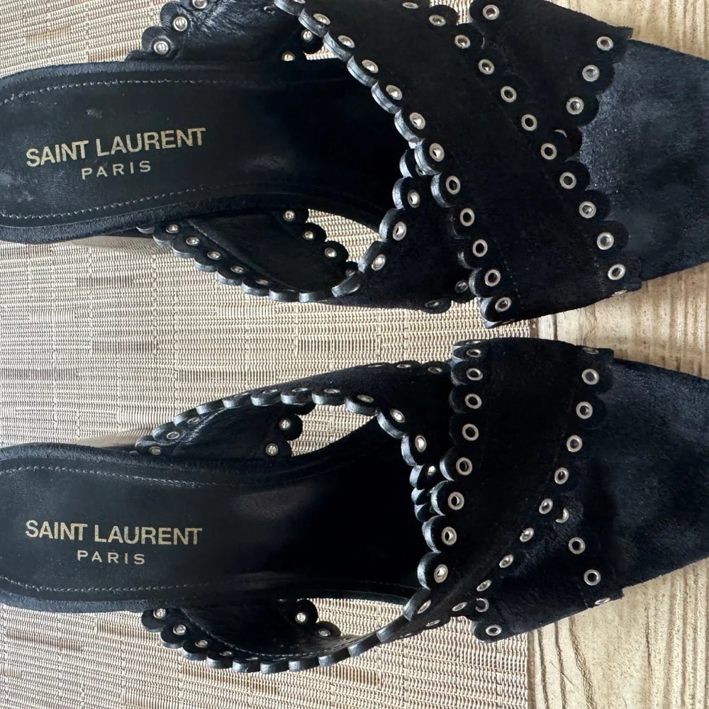 Saint Laurent Loulou suede grommet heel - Picture 2 of 7